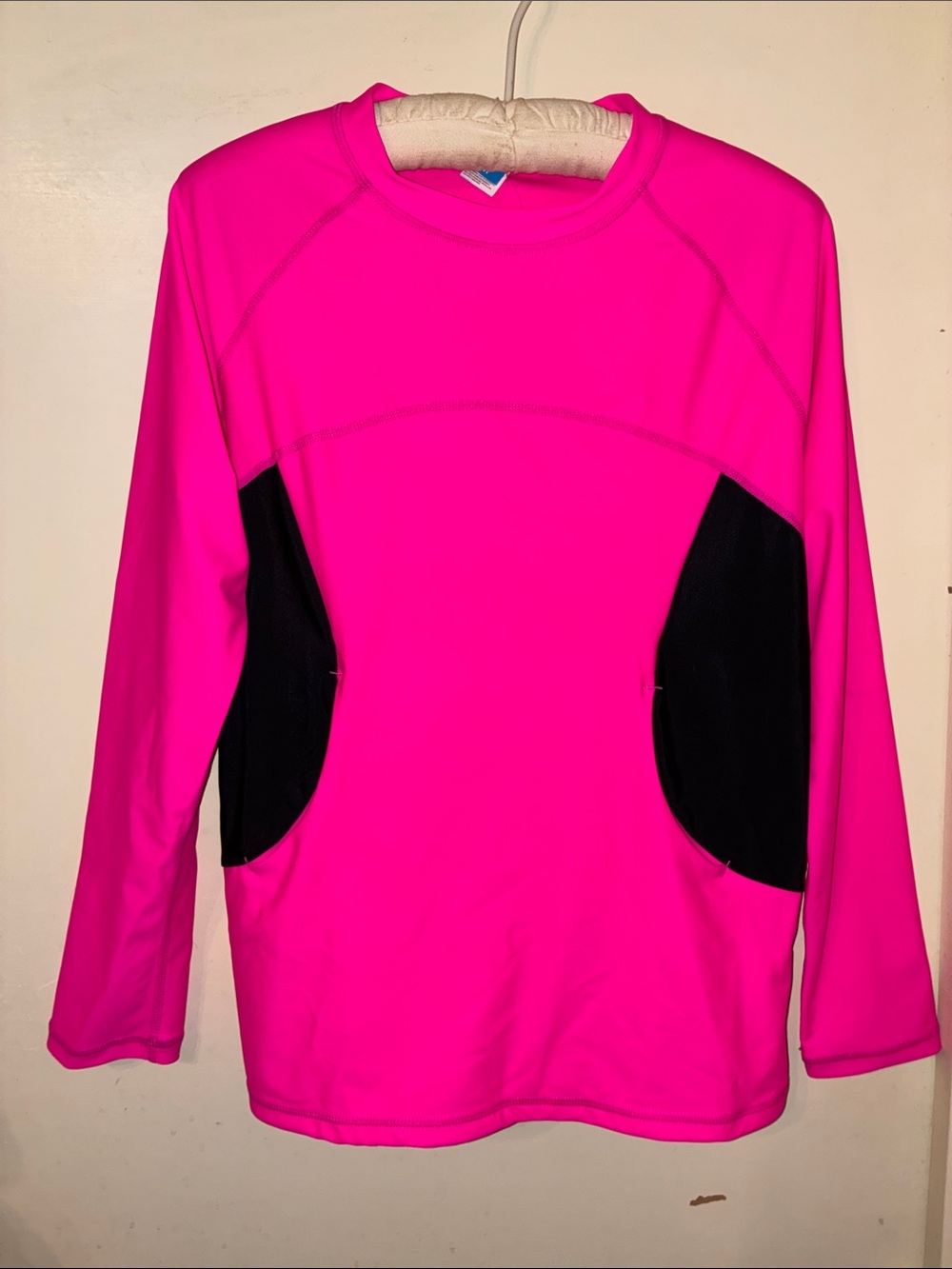 NWT Women's Hot Pink Swim Coverup Rash Guard with Black Panels Two Front Pockets
